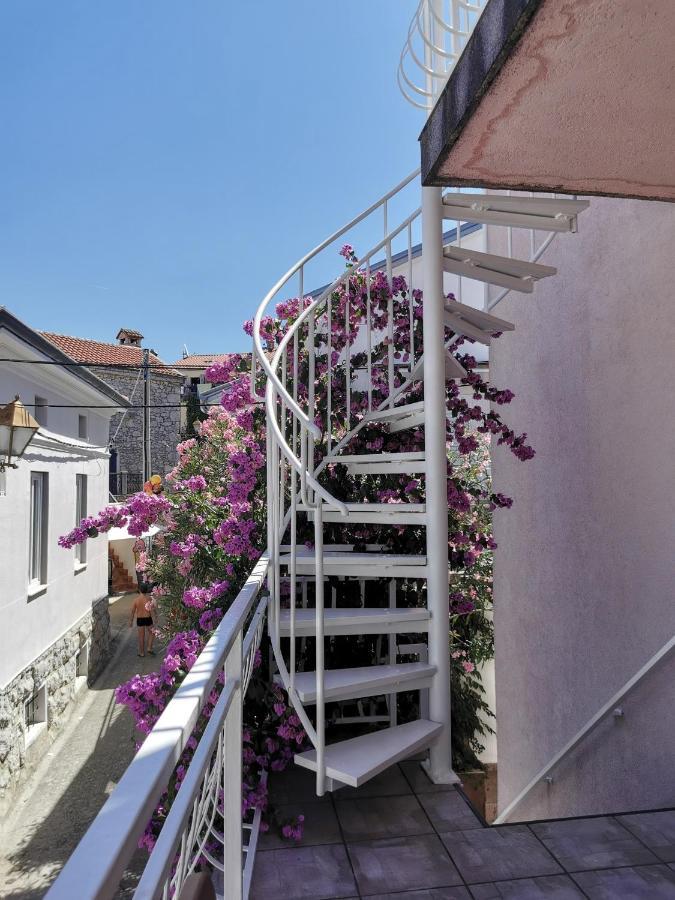 Ribar 1 Apartman Njivice Kültér fotó